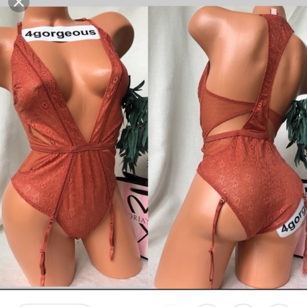 VS cutout Garter Teddy